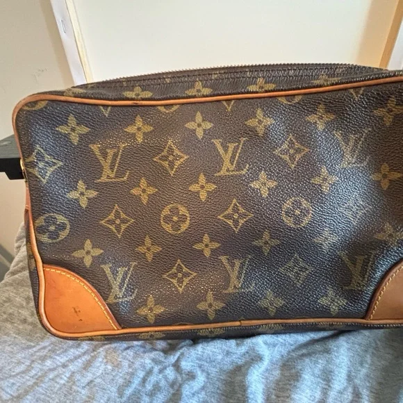 Authentic Vintage Louis Vuitton Monogram Marly Dragonne Clutch – Good Condition - Picture 6 of 15